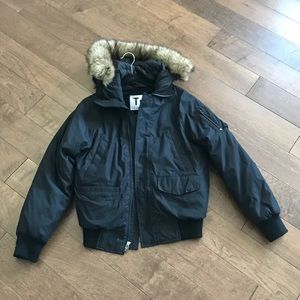 Aritzia cortina parka black S